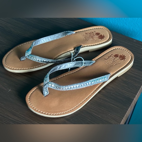 New Jellypop Shoes Los Angeles Silver Embellished Flip Flop Sandals Size 9 - Picture 2 of 9